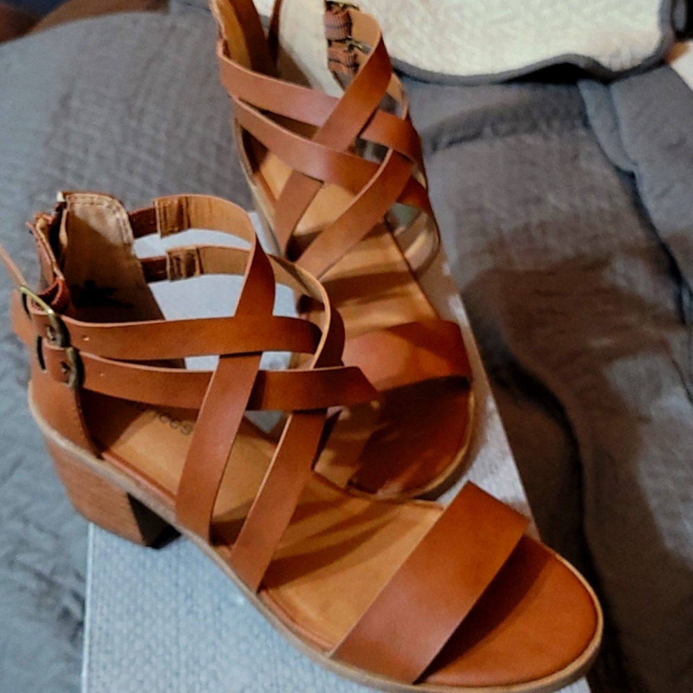 Maurices elisha criss cross heels